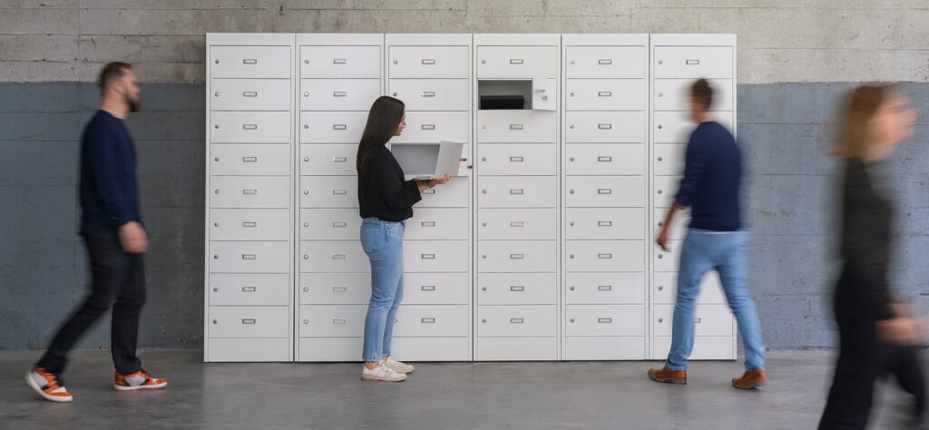 Laptop lockers