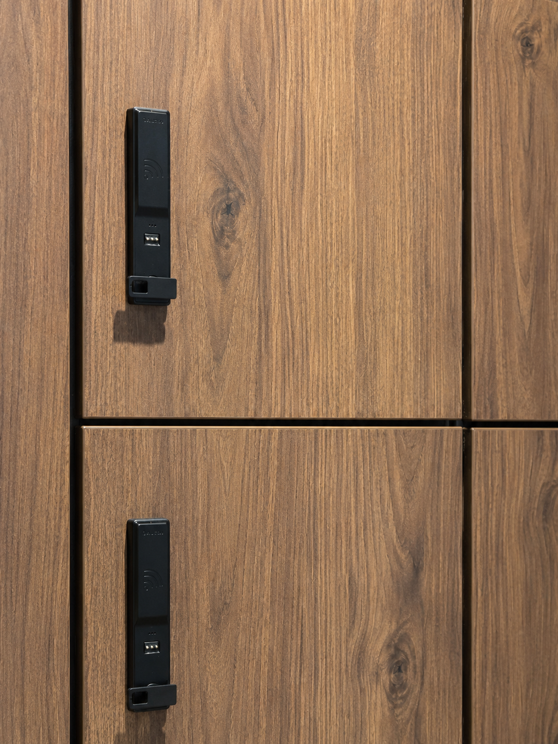Houten lockers met RFID-sloten voor Chiropractie Aalsmeer
